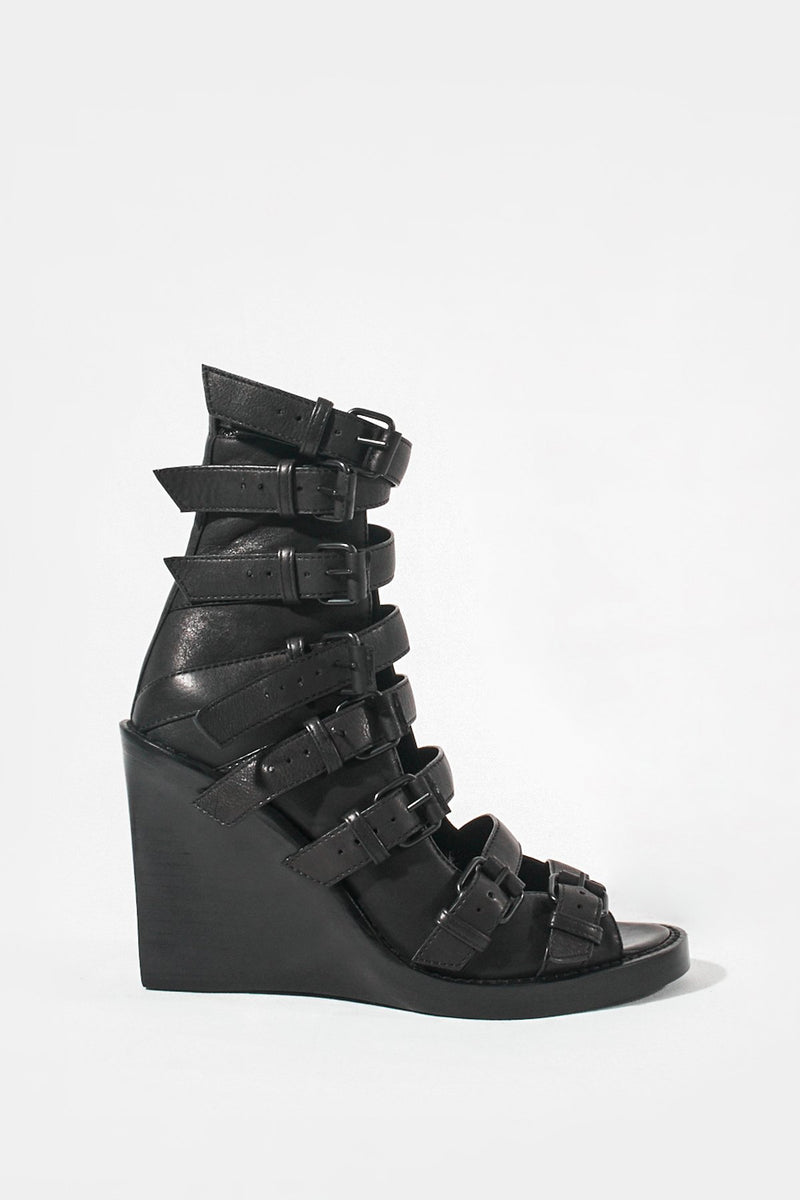 Buckle Wedges