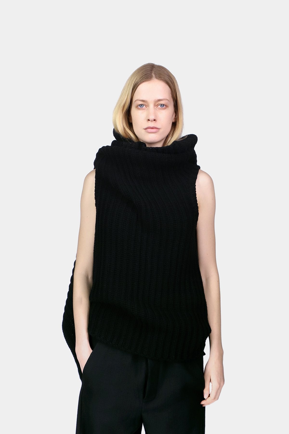 Chloe Knitted 3-Holes Top