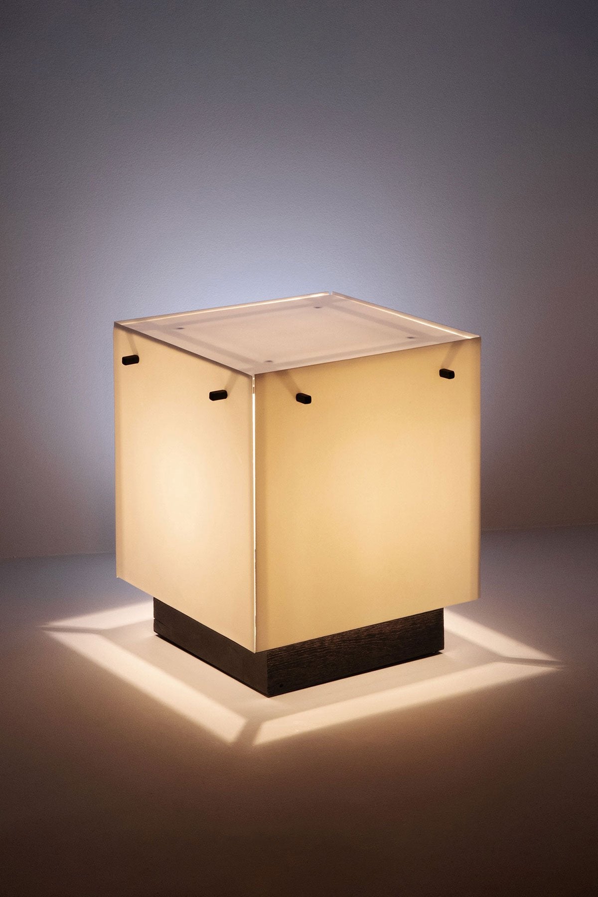 Laslo L - Table Lamp
